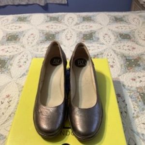 Fly London Metallic Block Heel Pumps European Size 40